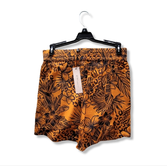 BCBGENERATION Jungle Queen Goldenrod Floral Shorts, S - Picture 5 of 6